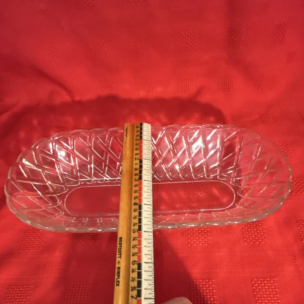 Pretzel glass celery dish Decorative, 11 in x 4 in
